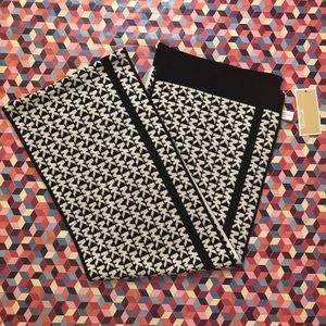 🧣Michael Kors Black and White 🧣